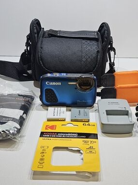 Canon PowerShot D30 Rugged Waterproof Digital Camera in Blue. Tested And Working